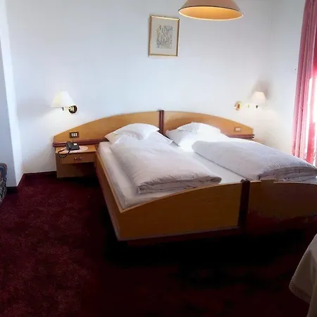Verdorfer Szálloda 3*
